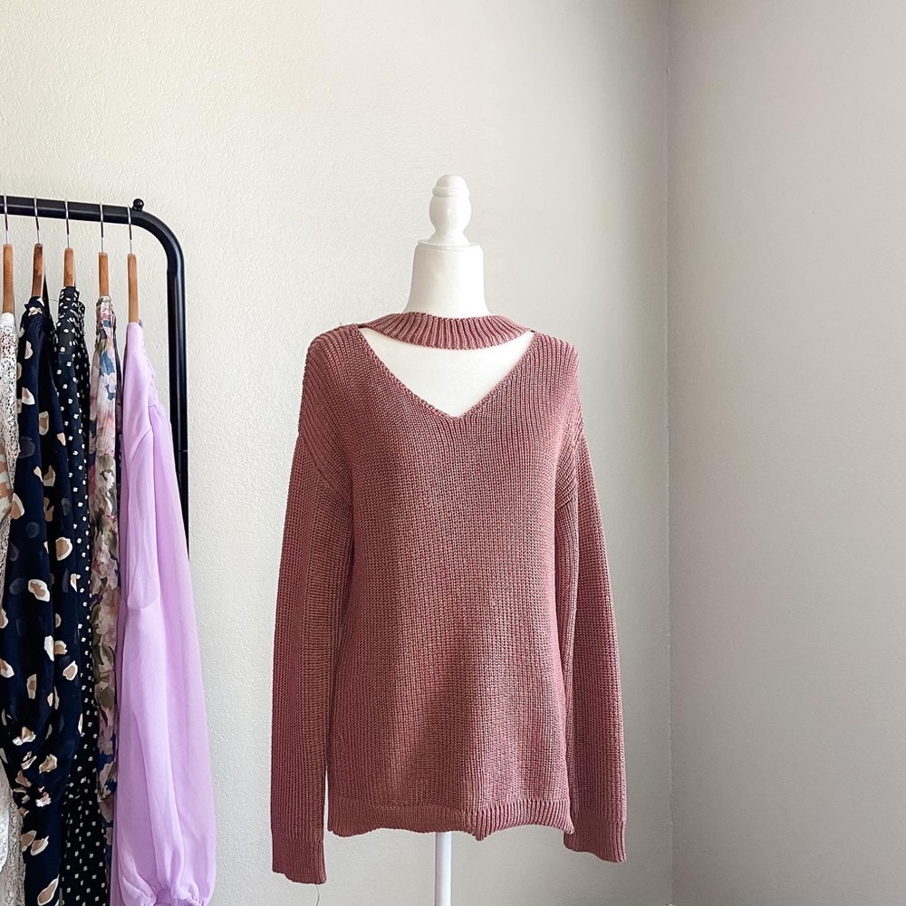 Medium | Cut Out V-Neck Sweater